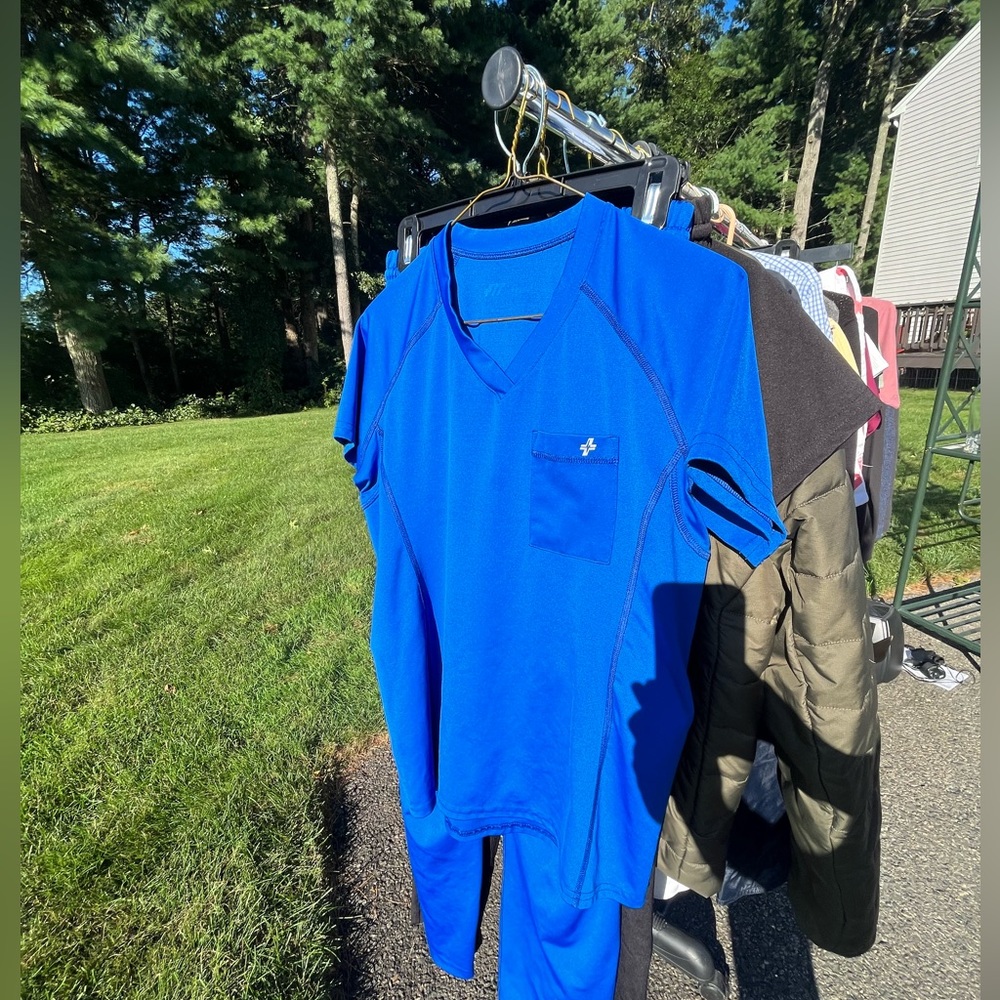 fit scrubs top & bottom